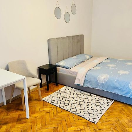 Джерельна 25, Апартаменти В Центрі З Двома Ізольованими Спальнями Leópolis Exterior foto