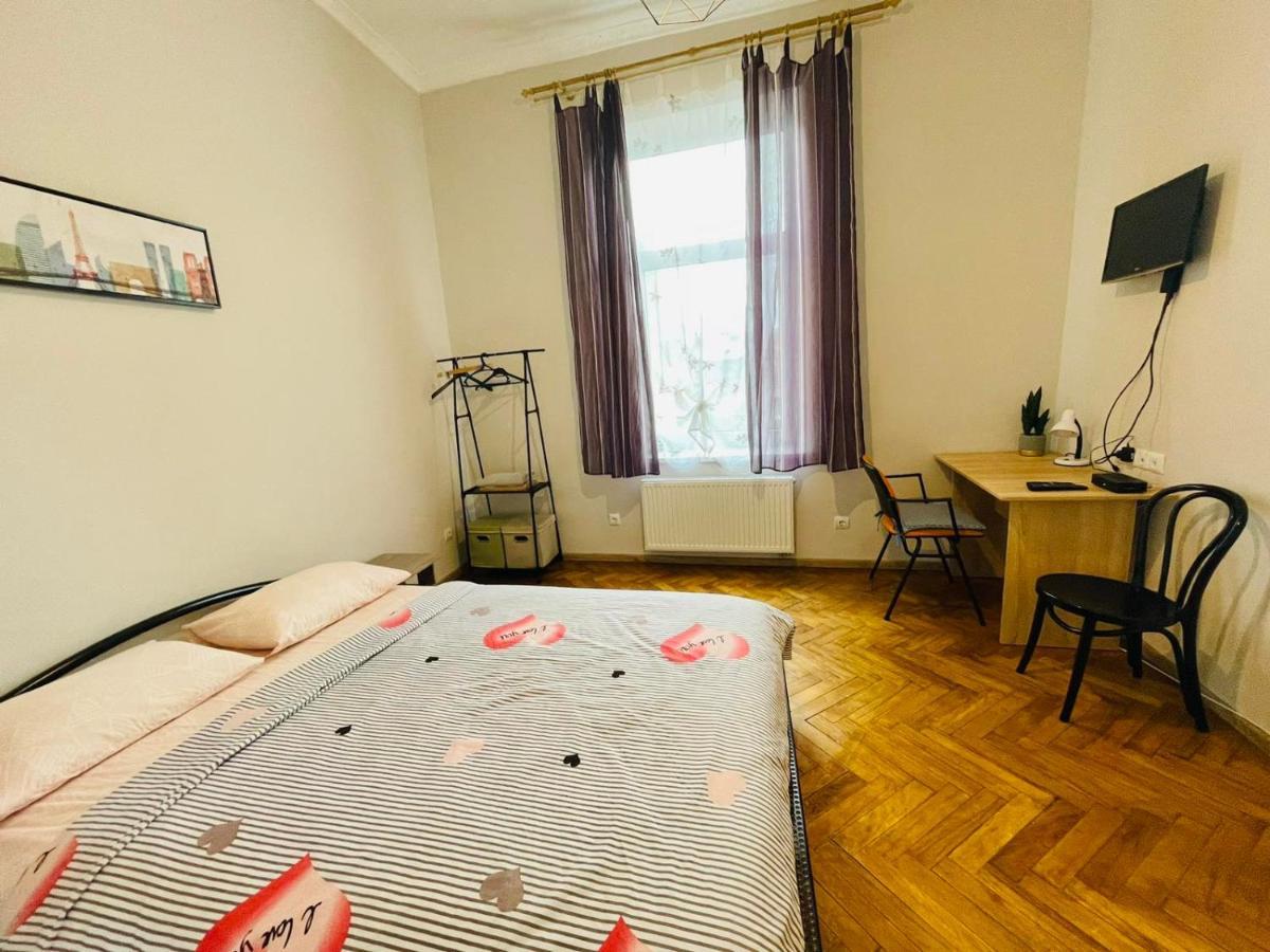 Джерельна 25, Апартаменти В Центрі З Двома Ізольованими Спальнями Leópolis Exterior foto