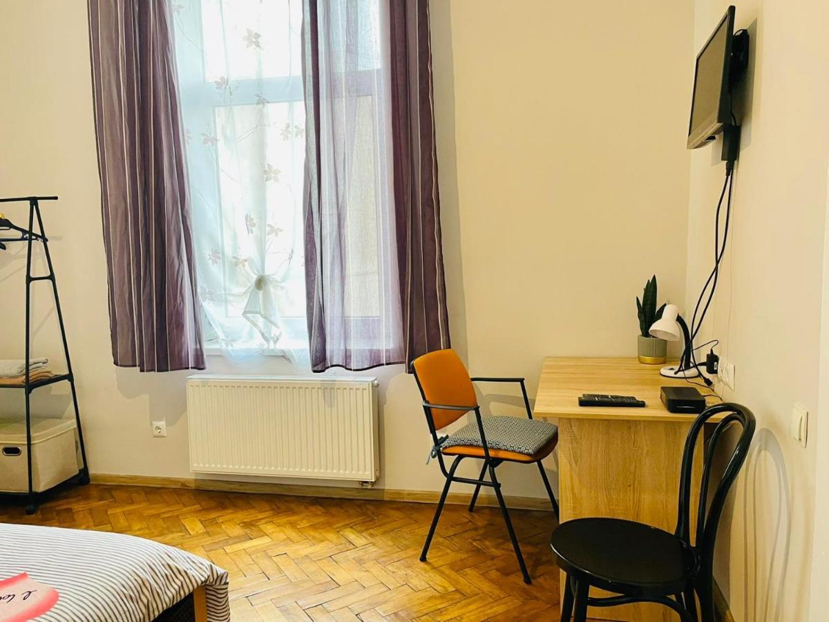 Джерельна 25, Апартаменти В Центрі З Двома Ізольованими Спальнями Leópolis Exterior foto